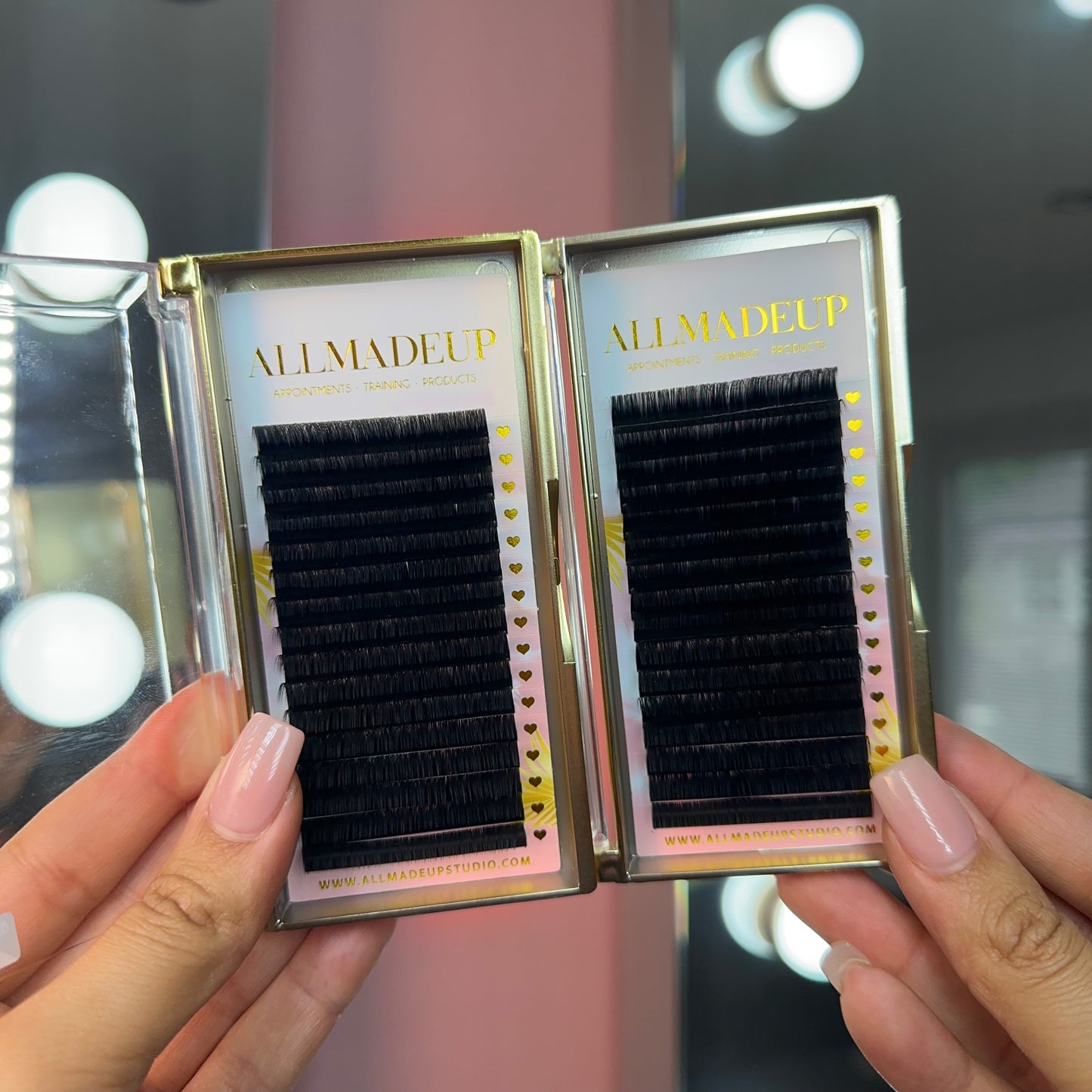 0.05 VOLUME LASHES